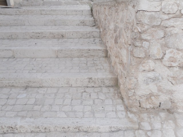 Pietra rivestimento, la pietra bianca, sarra marmi (aq)